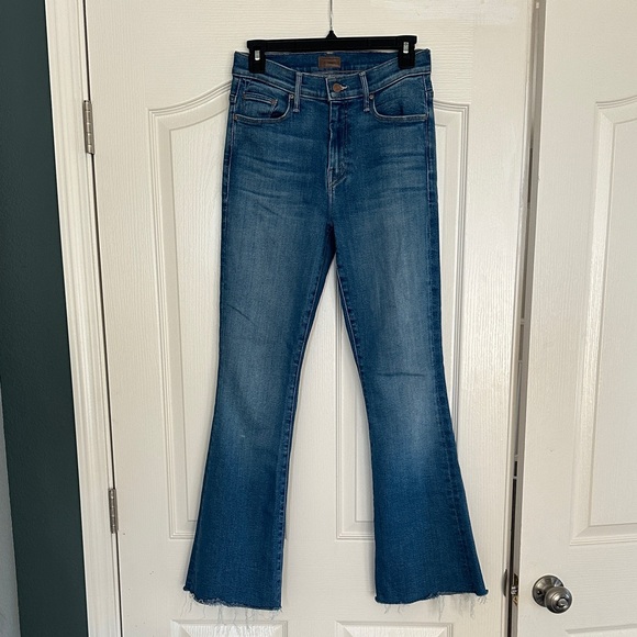 Mother Weekender Fray Jeans - Picture 2 of 9